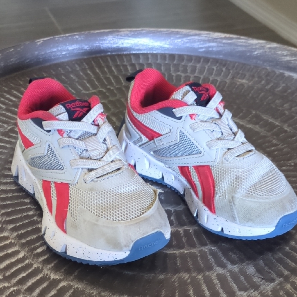 Reebok Toddler Size 9 Grey/Red Sneakers